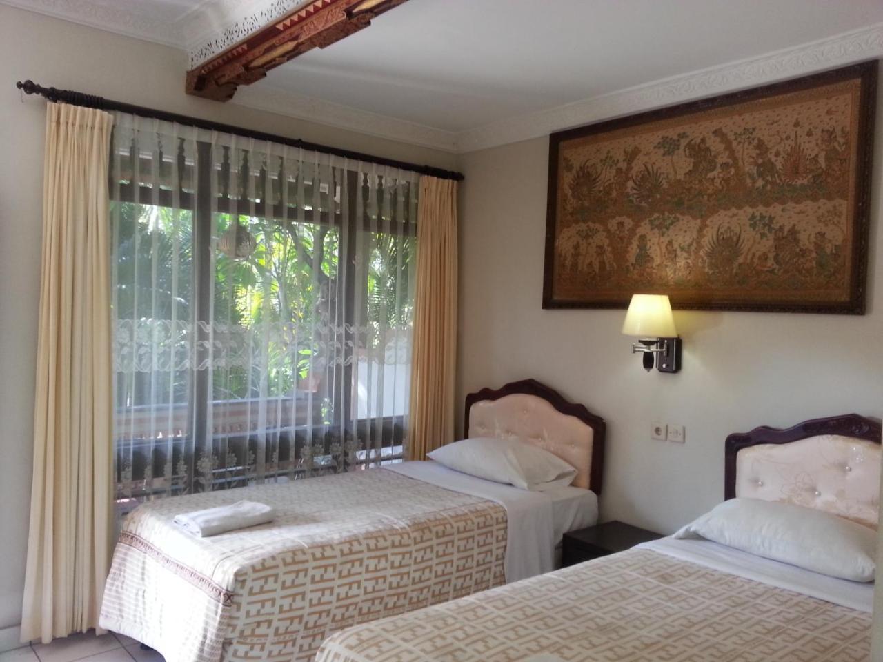 Dewa Bharata Bungalows Legian Room photo
